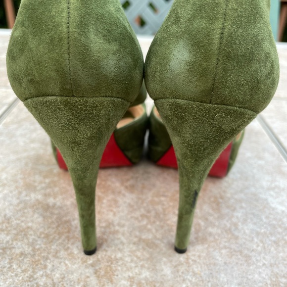 Christian Louboutin Drapanova green suede pumps - Picture 6 of 12